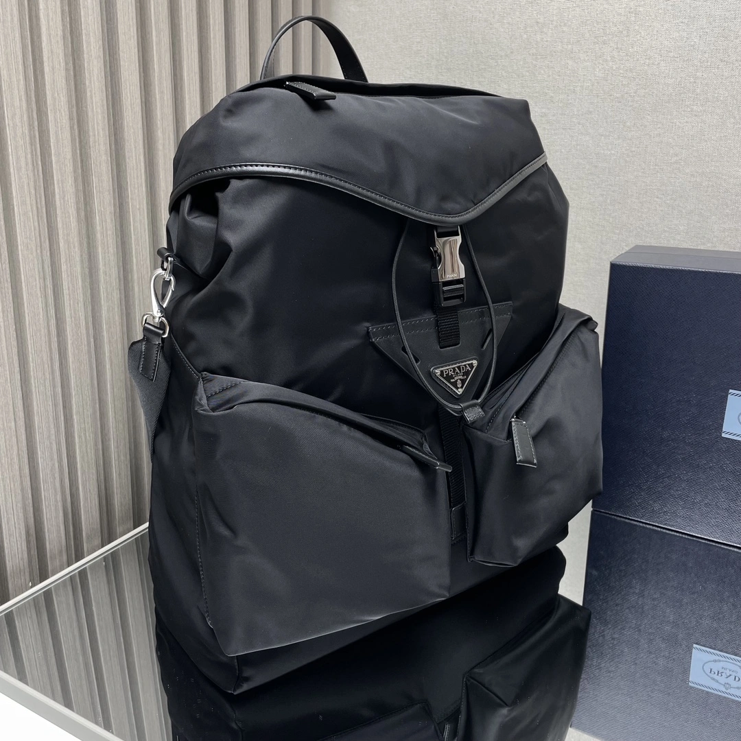 Prada Backpacks Popular 73664