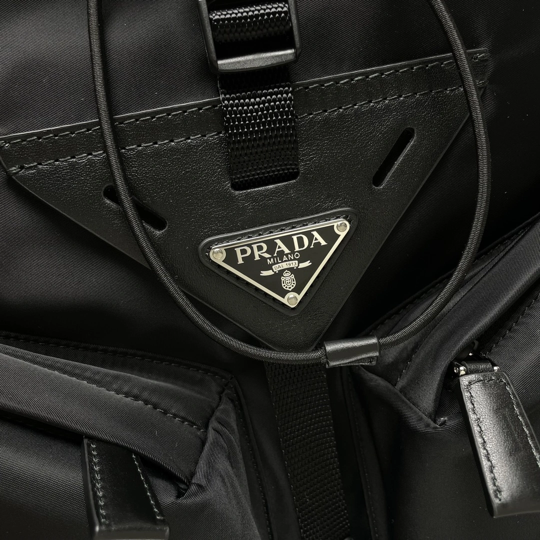 Prada Backpacks Popular 73664