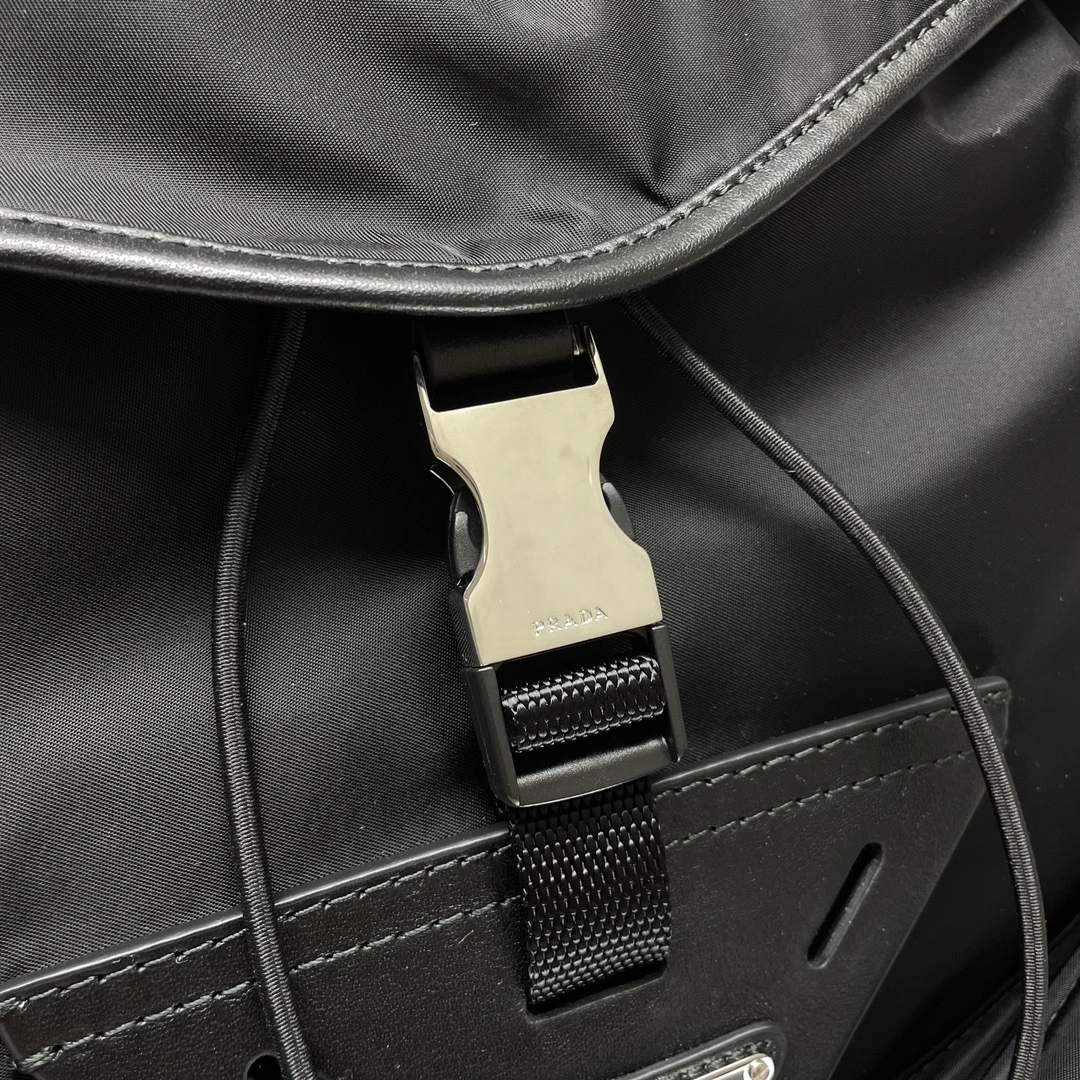 Prada Backpacks Popular 73664