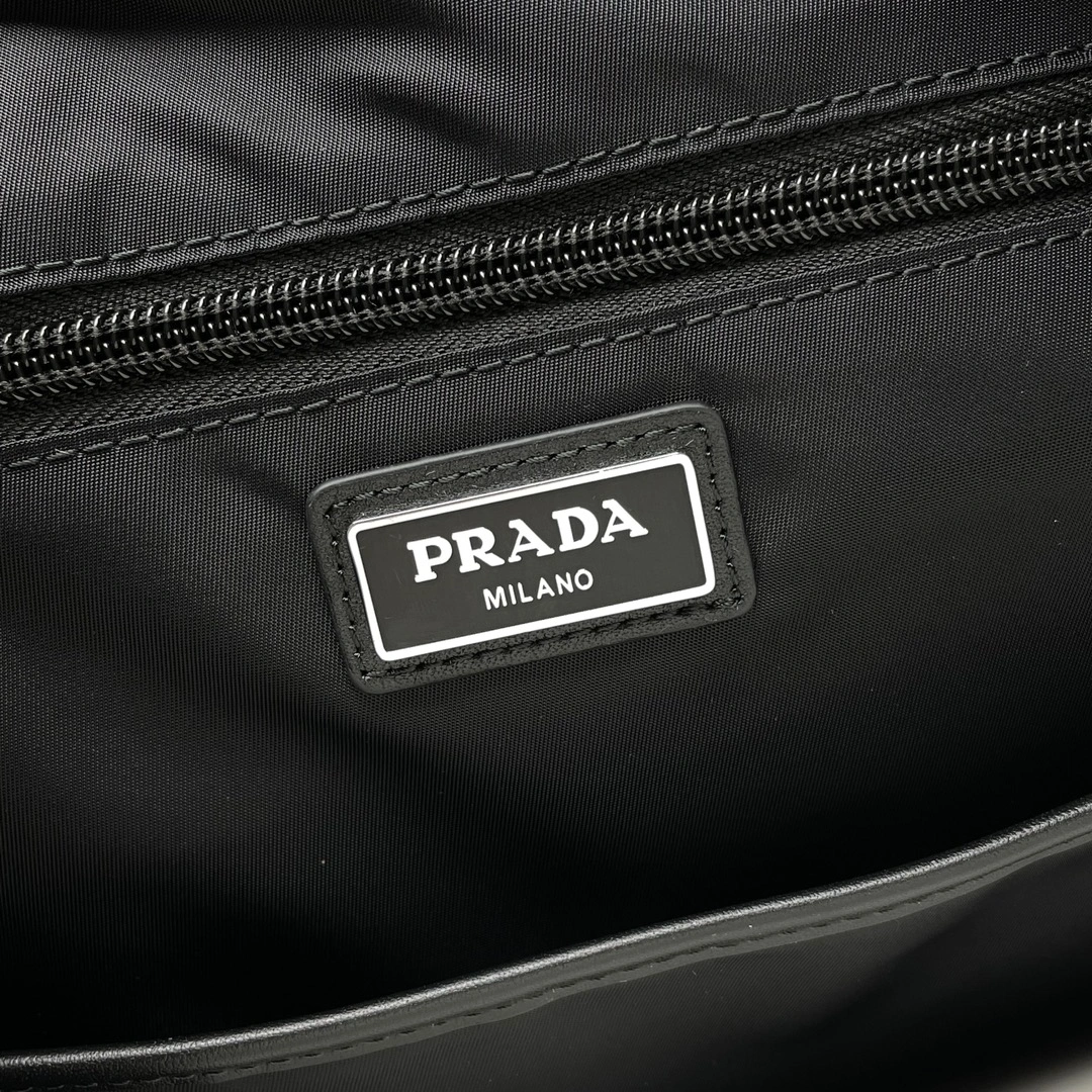 Prada Backpacks Popular 73664