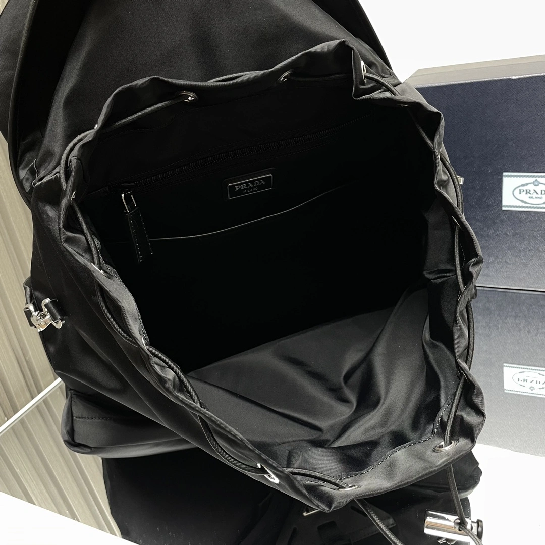 Prada Backpacks Popular 73664