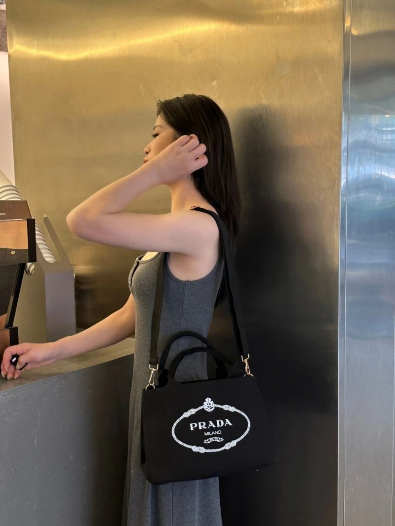 Resilient Prada Bags 255641