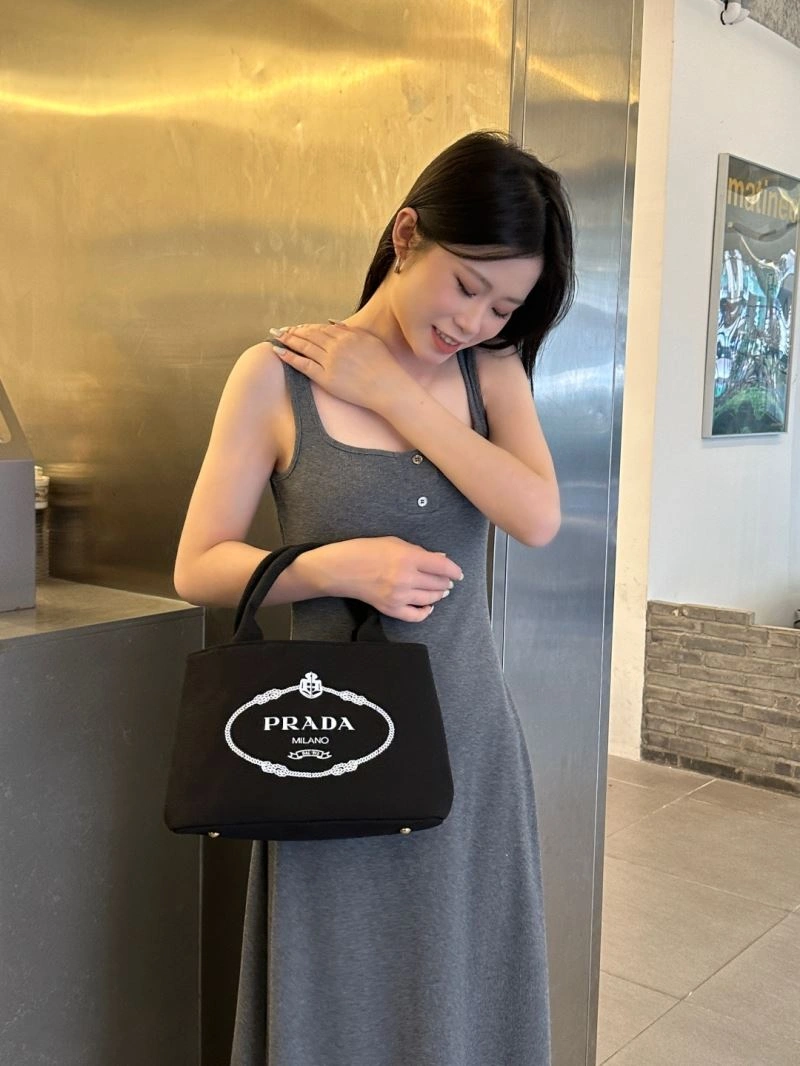 Resilient Prada Bags 255641