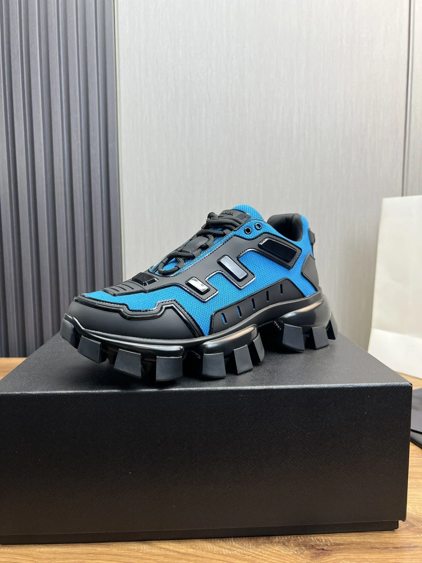 Prada Boots Sleek 34289