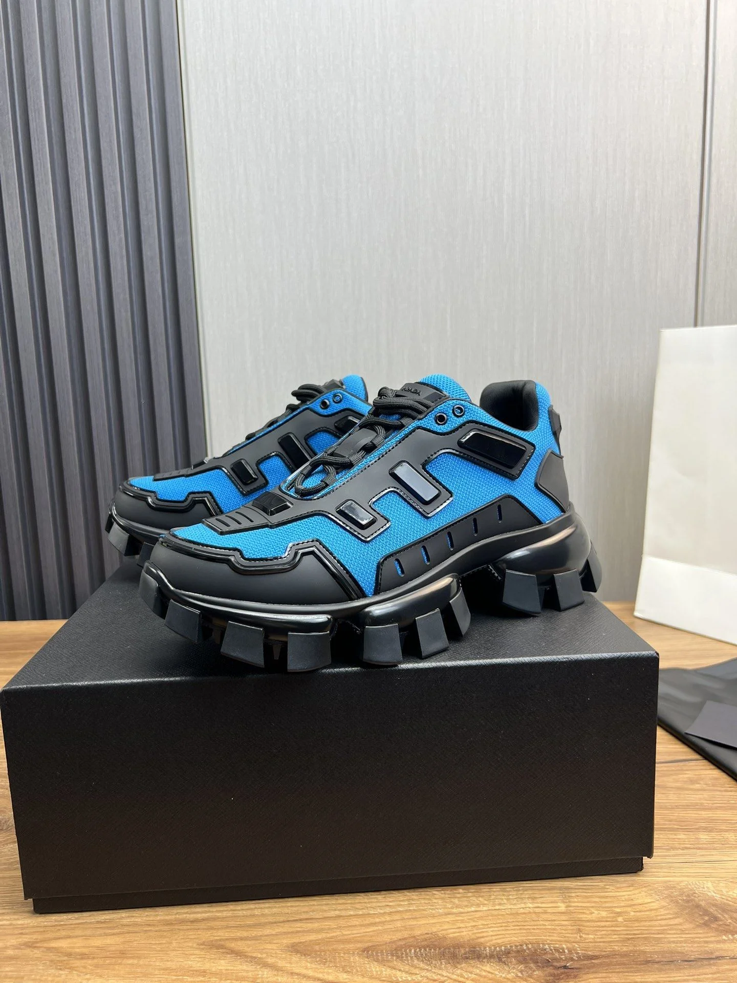 Prada Boots Sleek 34289