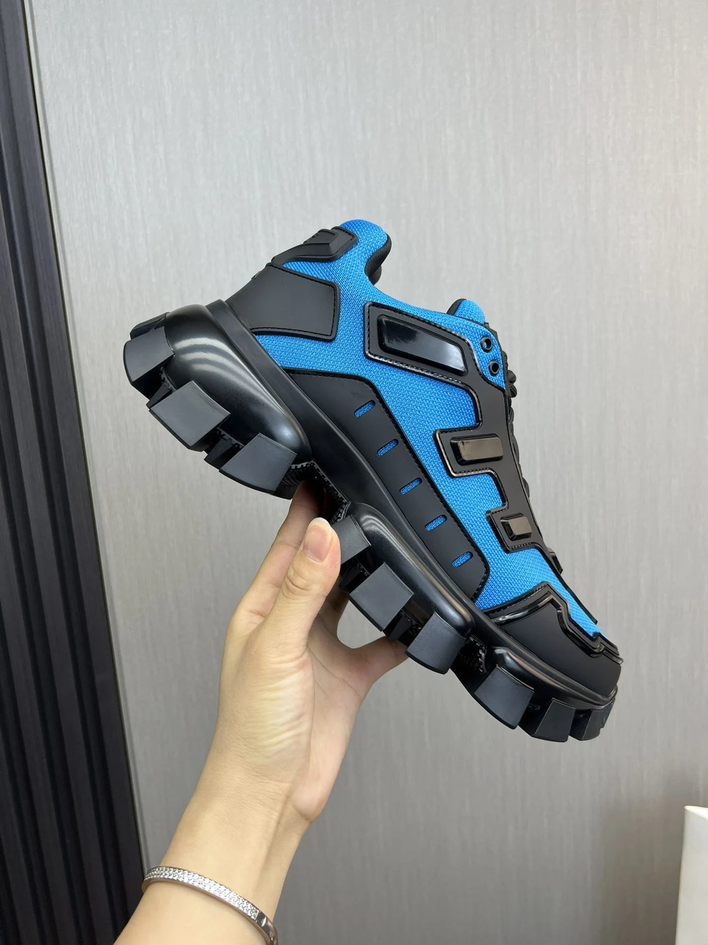 Prada Boots Sleek 34289