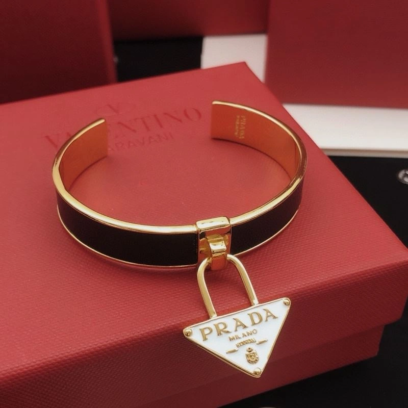 Classic Prada Bracelets 211114