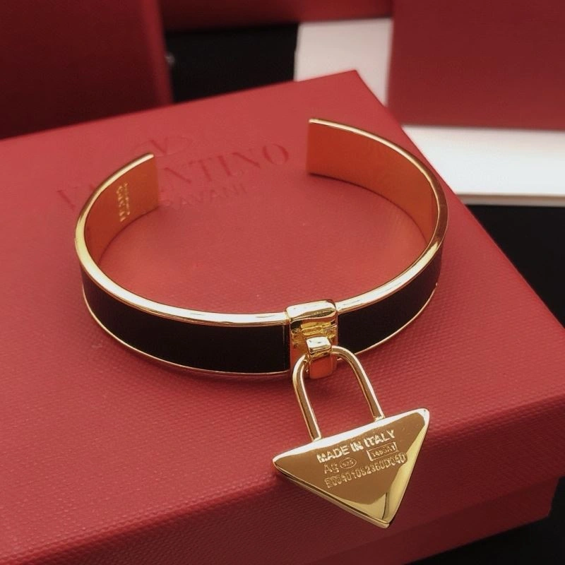 Classic Prada Bracelets 211114