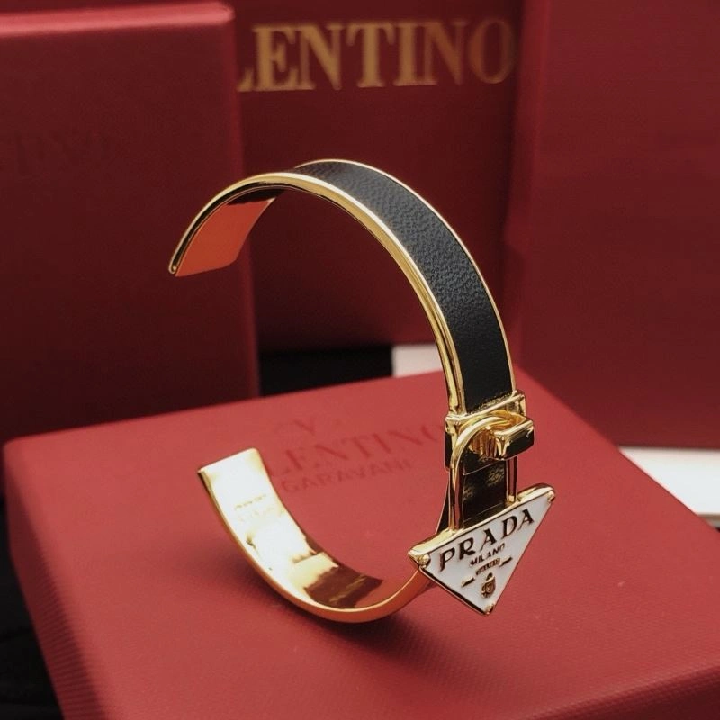 Classic Prada Bracelets 211114