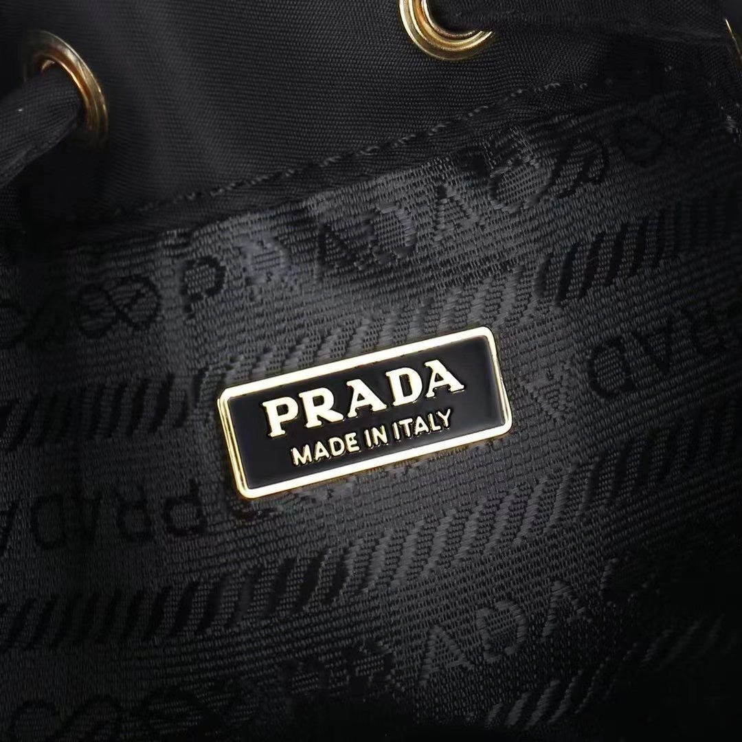 Reliable Prada Bucket Bags 90618