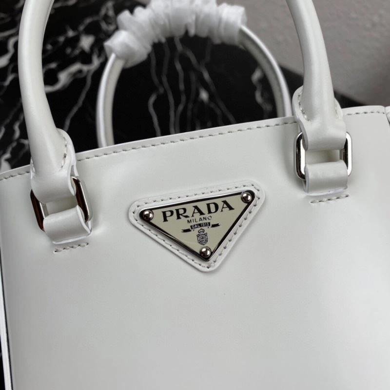 Prada Bucket Bags Trendsetting 60818