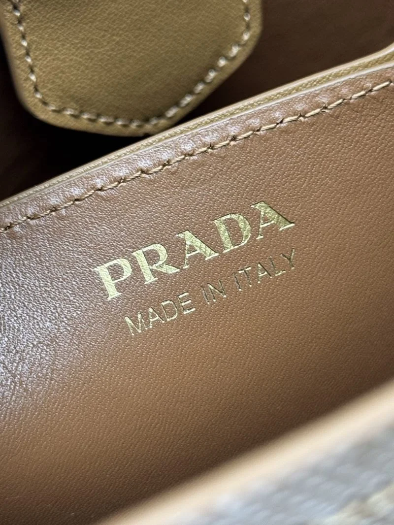 Prada Bucket Bags Neat 45211
