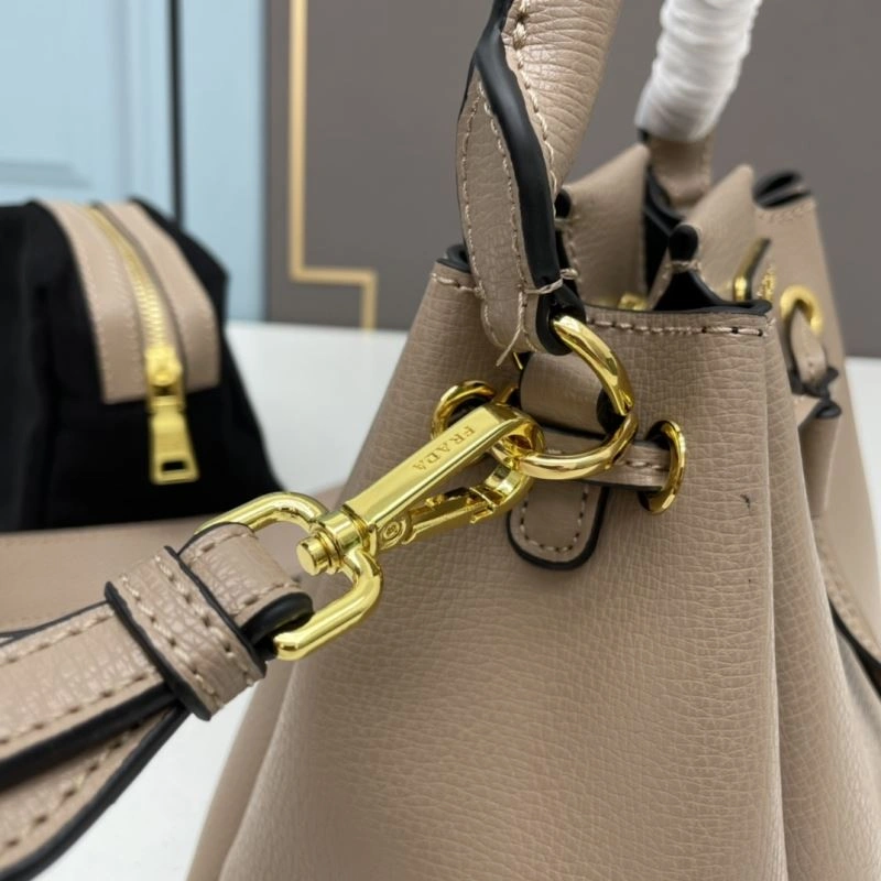 Prada Bucket Bags Attractive 83136