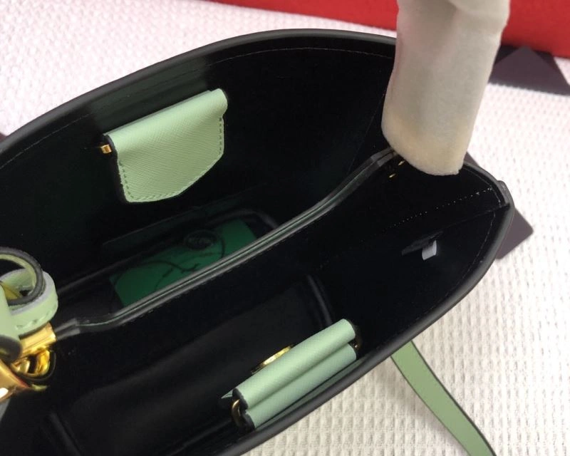 Prada Bucket Bags FreshLook 83093