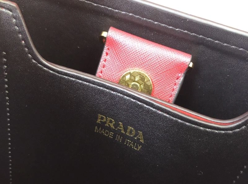 Prada Bucket Bags Cozy 83092