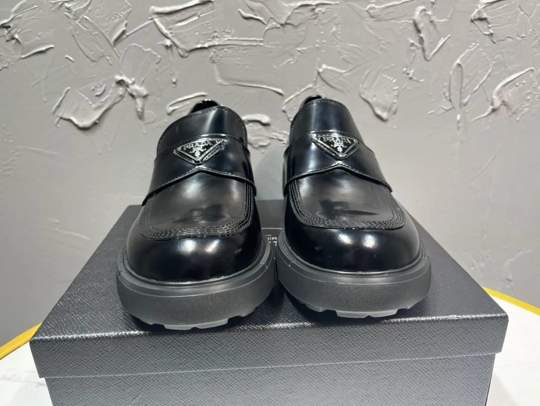 Prada Business Shoes Practical 34256