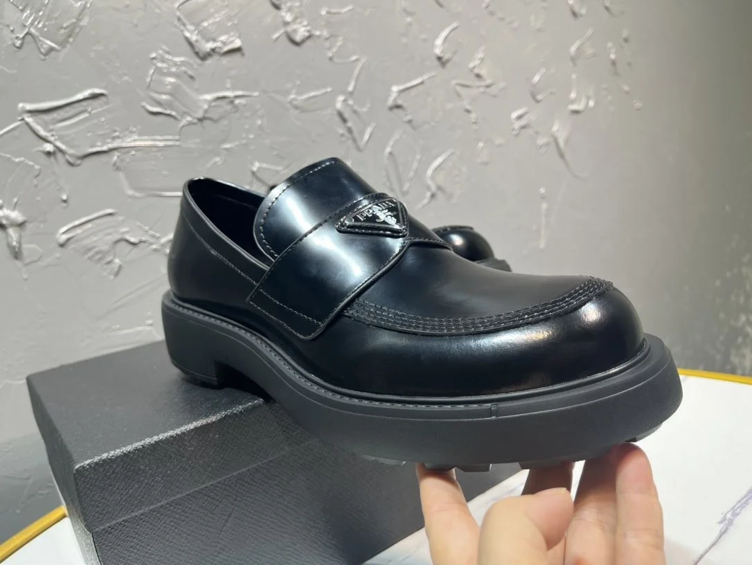 Prada Business Shoes Practical 34256