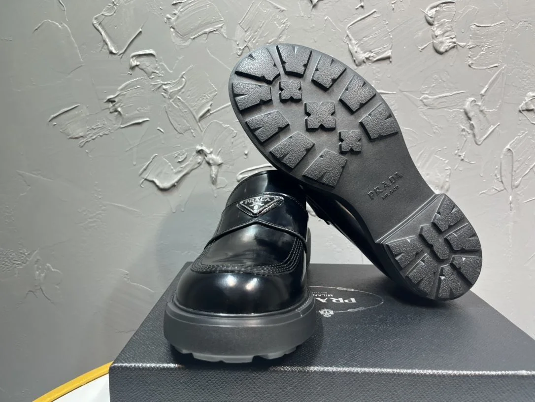 Prada Business Shoes Practical 34256