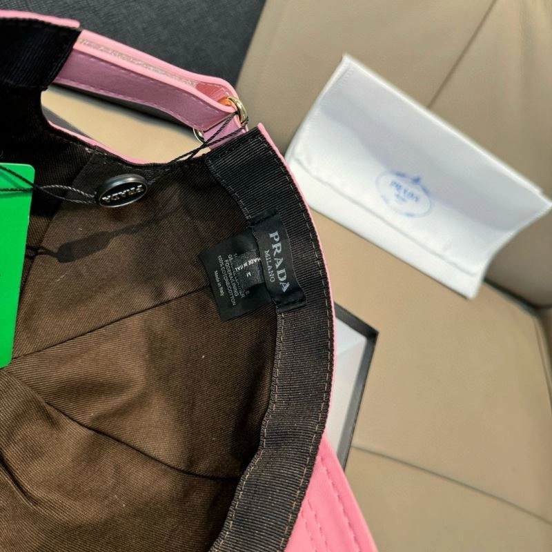 Prada Caps Bold 261103