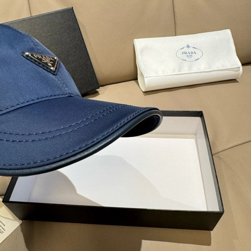 Trendsetting Prada Caps 261115