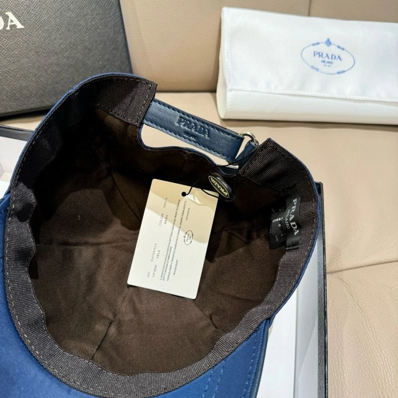 Trendsetting Prada Caps 261115
