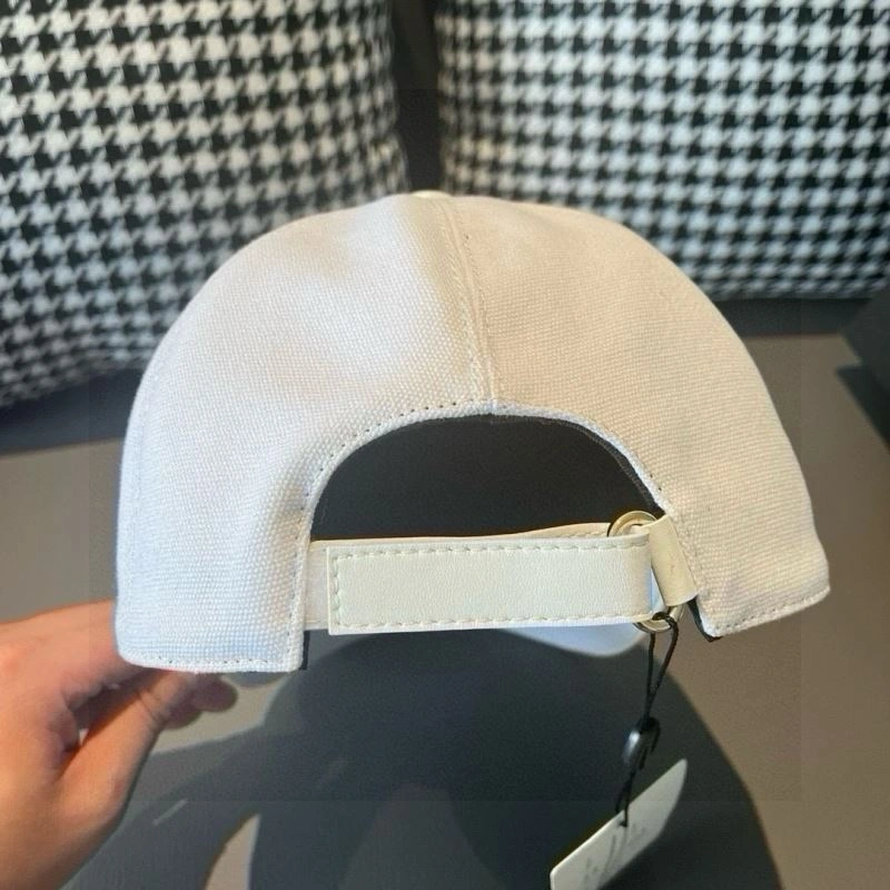 Comfortable Prada Caps 261096