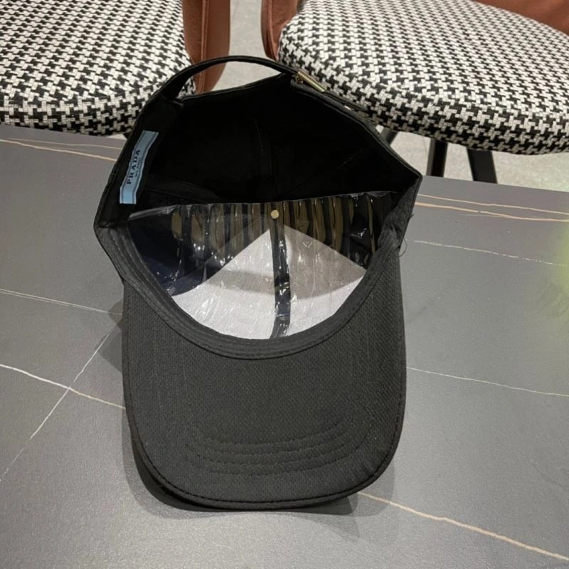 Prada Caps SmoothTexture 257248