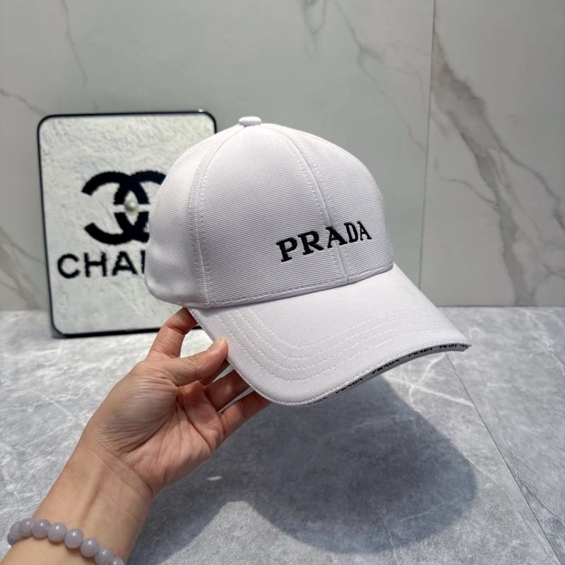 Prada Caps Versatile 257239