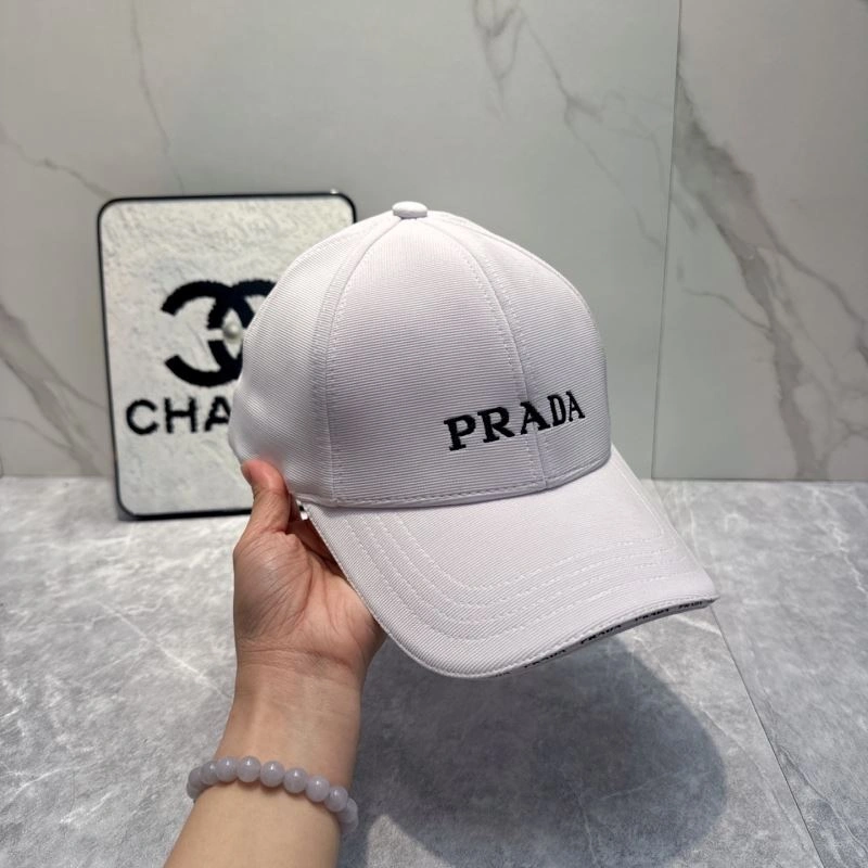Prada Caps Versatile 257239