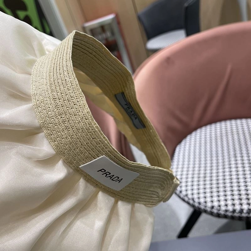 Prada Caps Trendsetting 257228