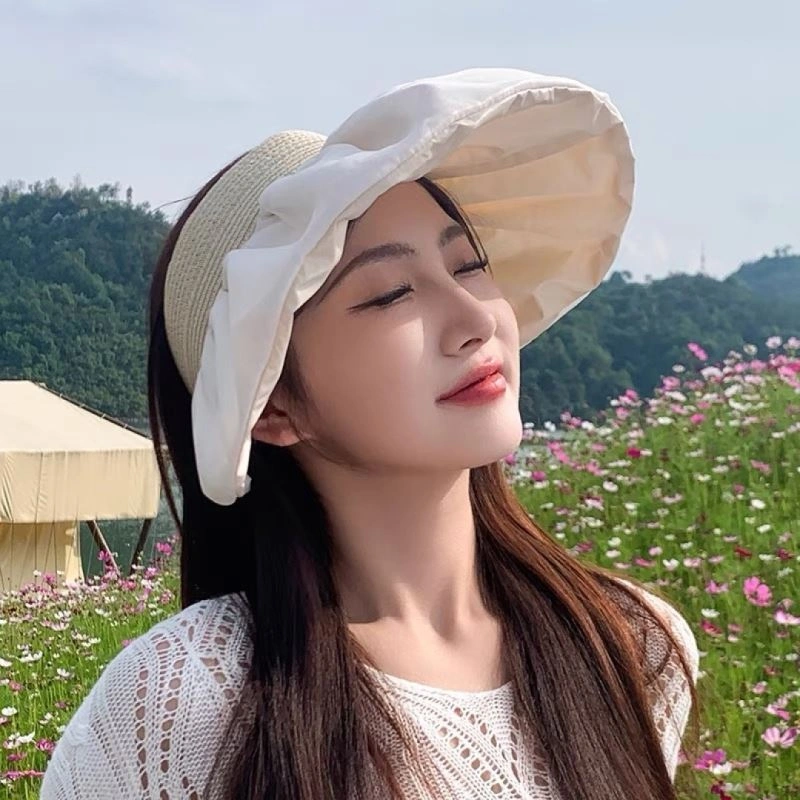 Prada Caps Trendsetting 257228