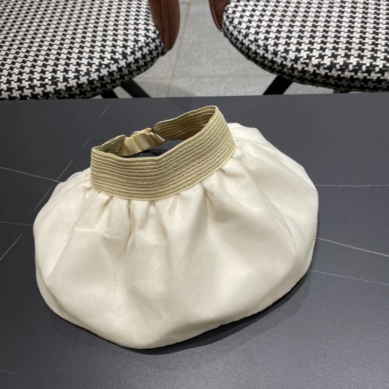 Prada Caps Trendsetting 257228