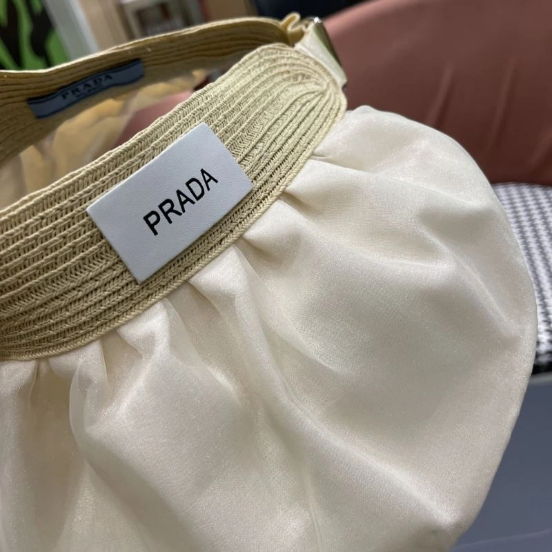 Prada Caps Trendsetting 257228