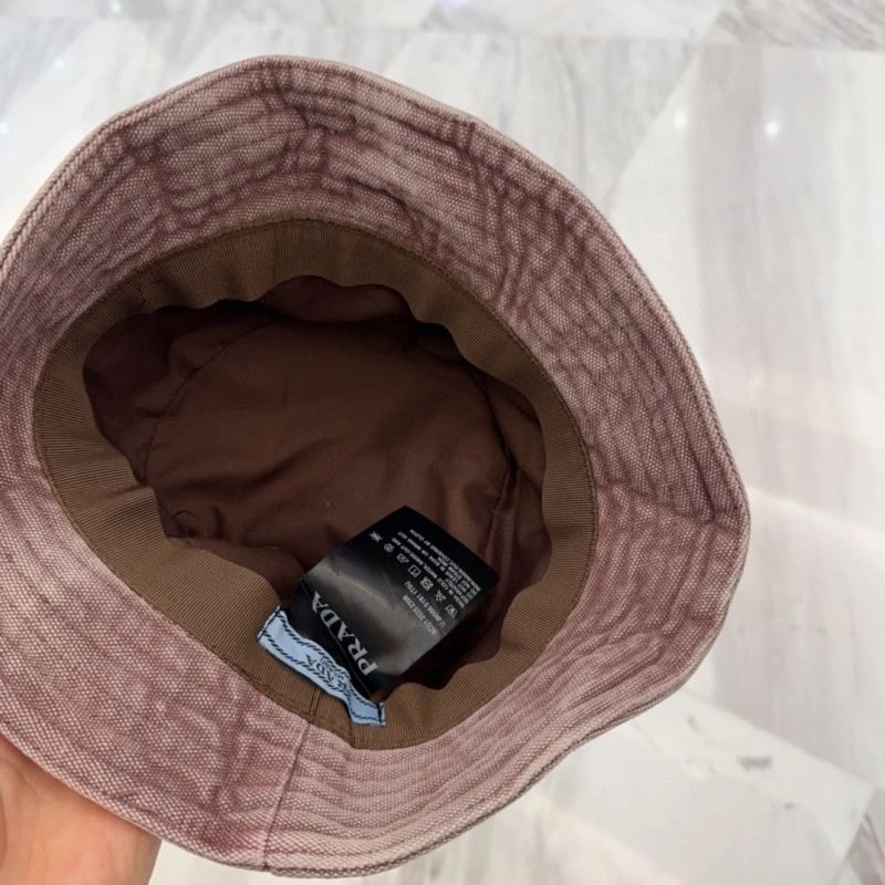 Prada Caps WellDesigned 257195