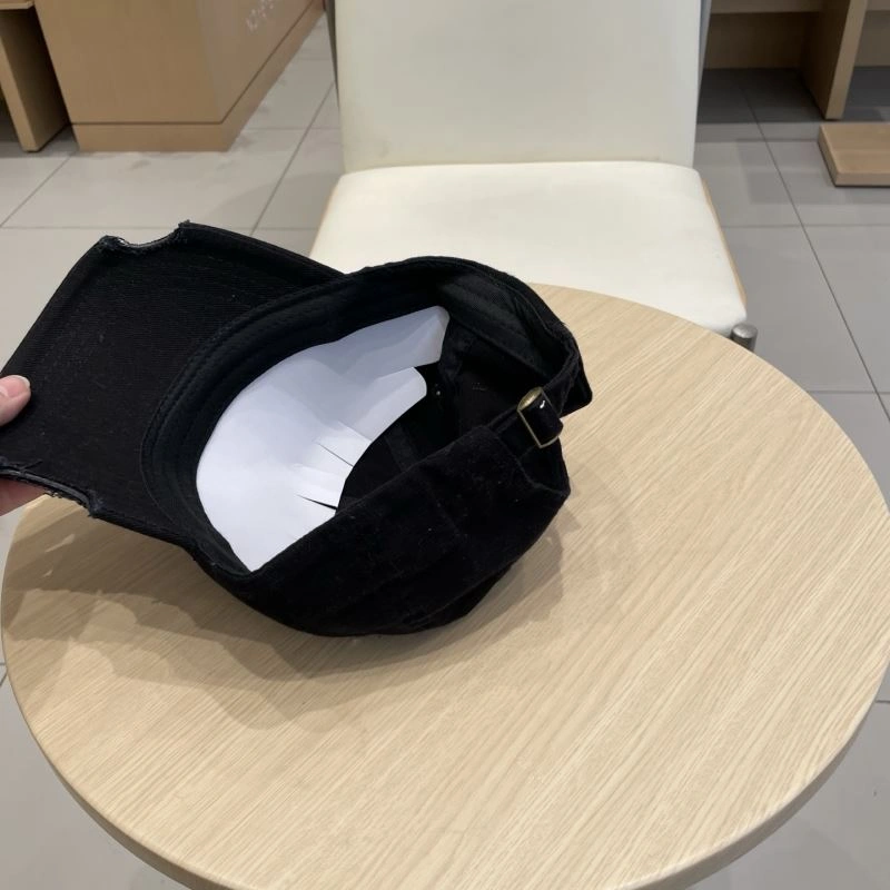 Cozy Prada Caps 257143