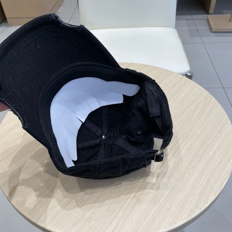 Cozy Prada Caps 257143