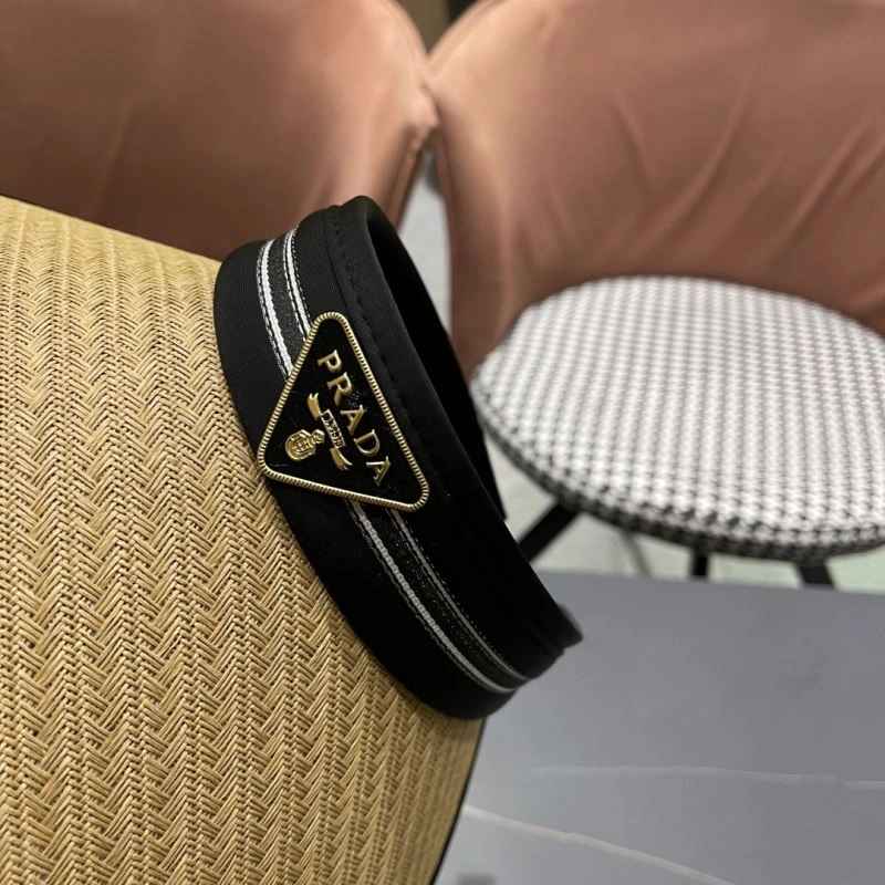 Prada Caps Attractive 261602