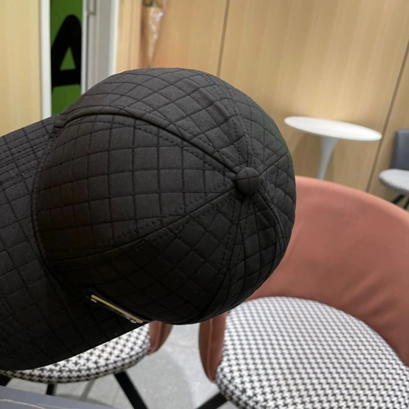Prada Caps Versatile 261588
