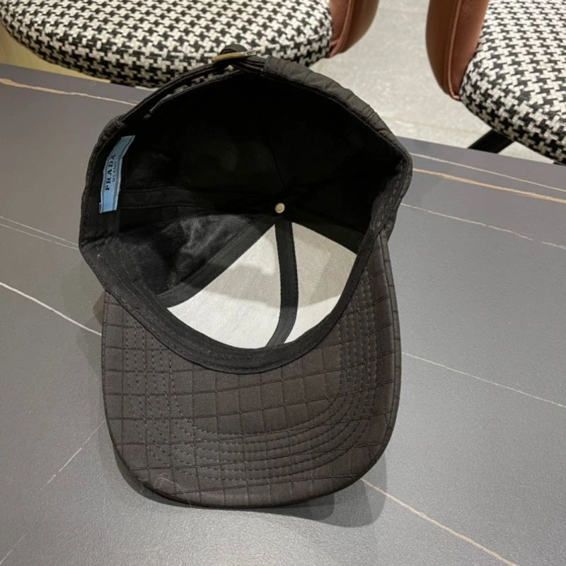 Prada Caps Versatile 261588