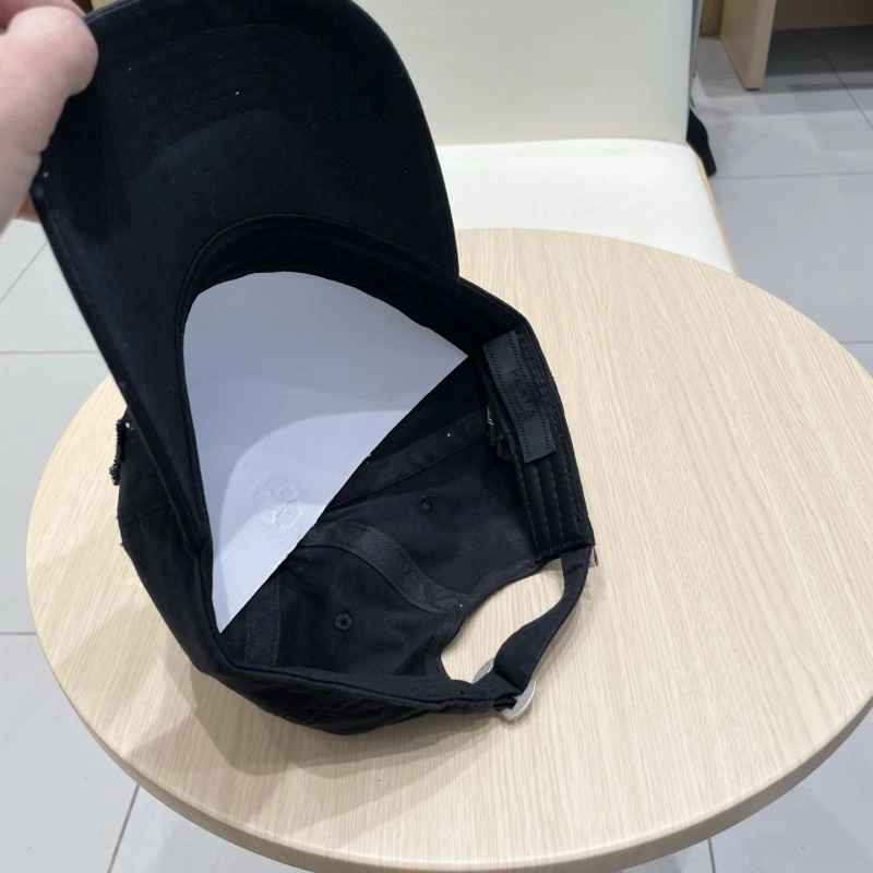 Prada Caps SmoothTexture 261569