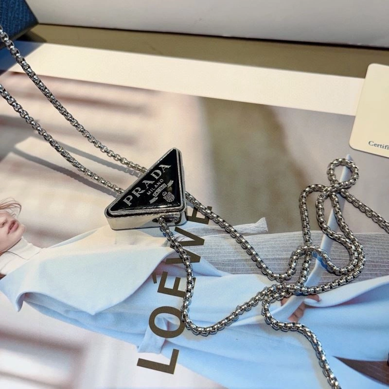 Prada Chains Efficient 262712