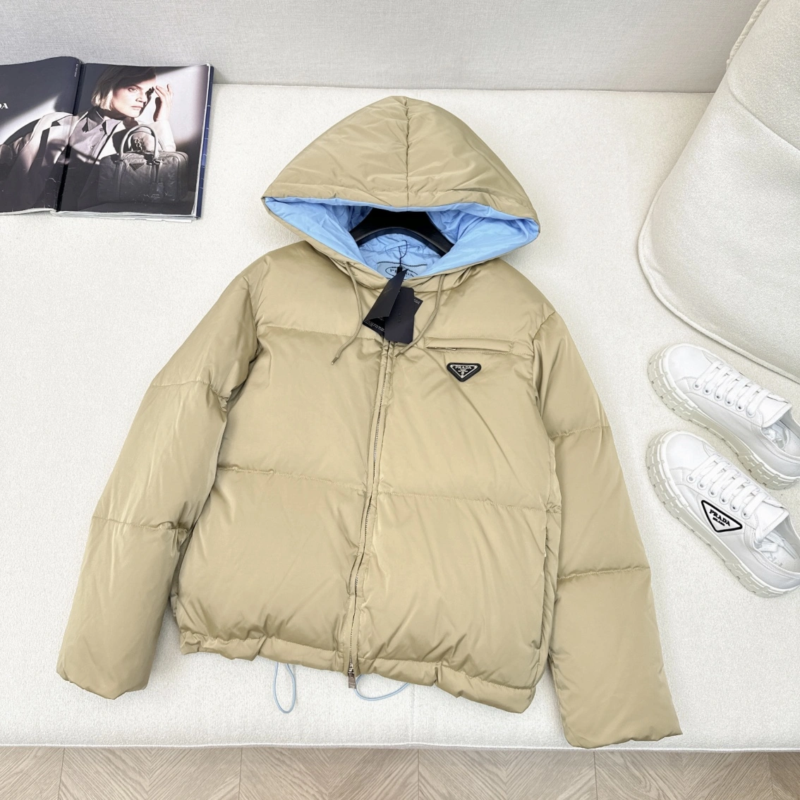 Minimalist Prada Down Jackets 172782