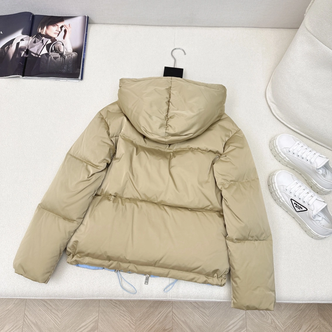 Minimalist Prada Down Jackets 172782