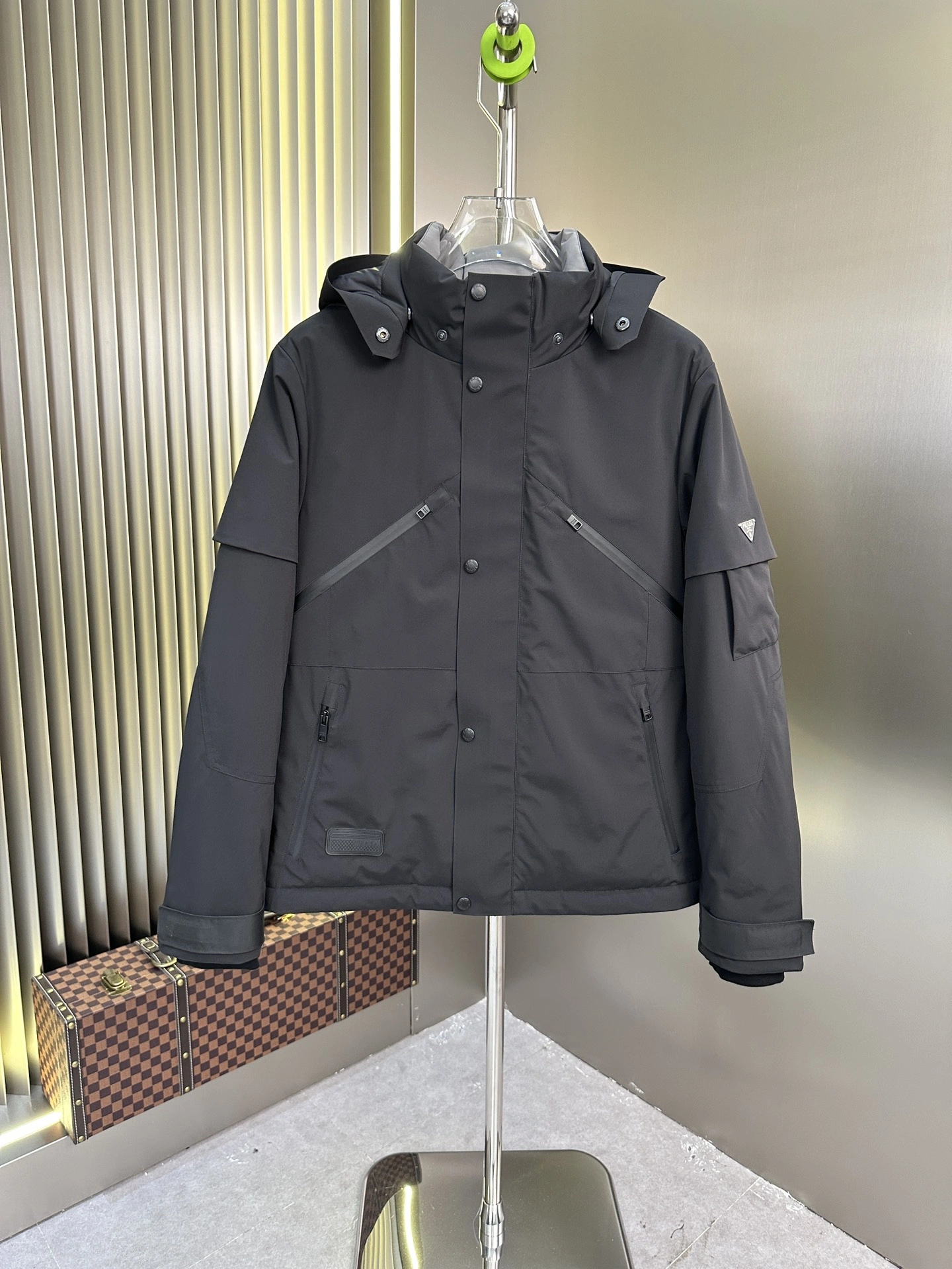 Minimalist Prada Down Jackets 172778
