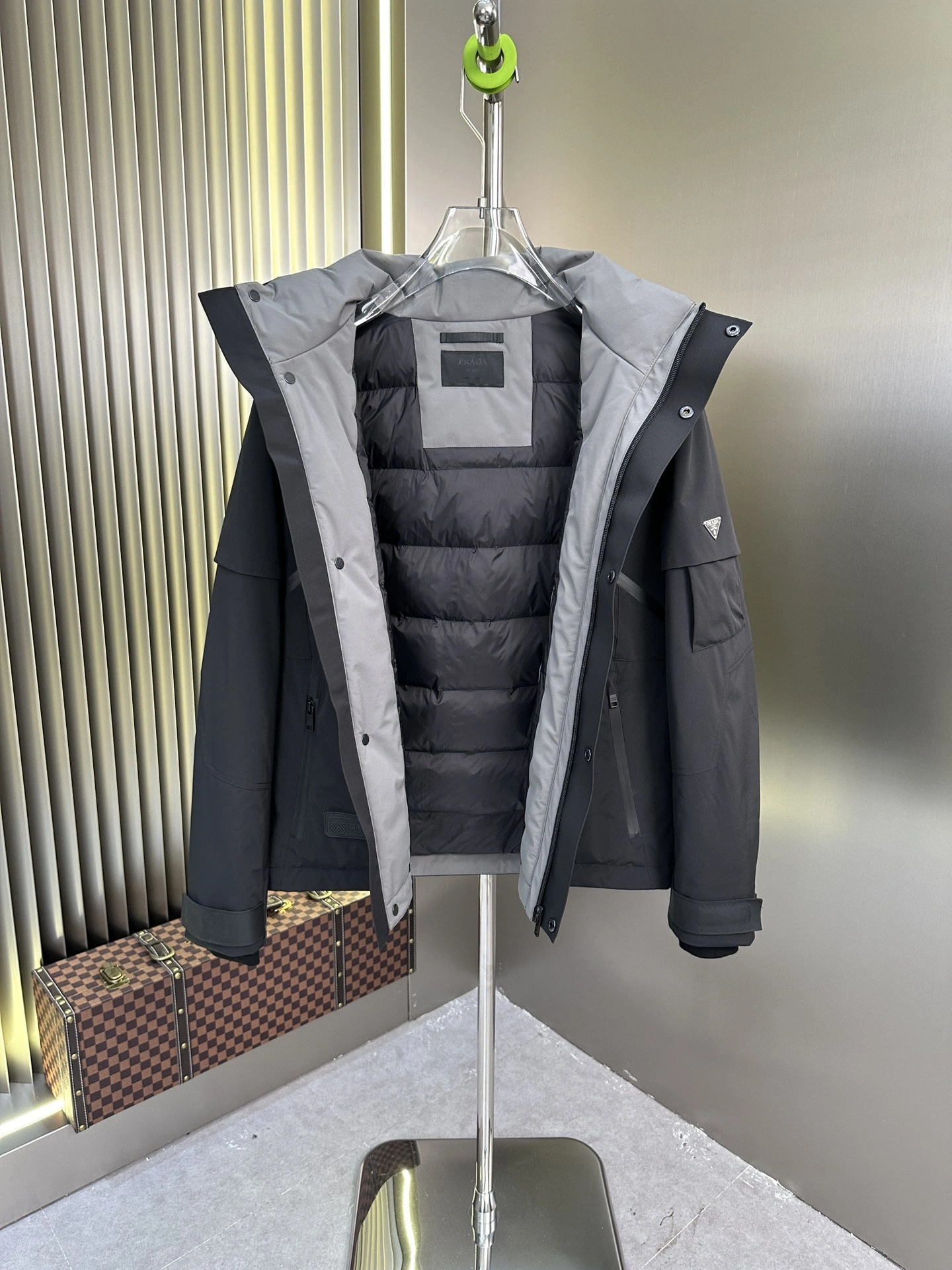 Minimalist Prada Down Jackets 172778