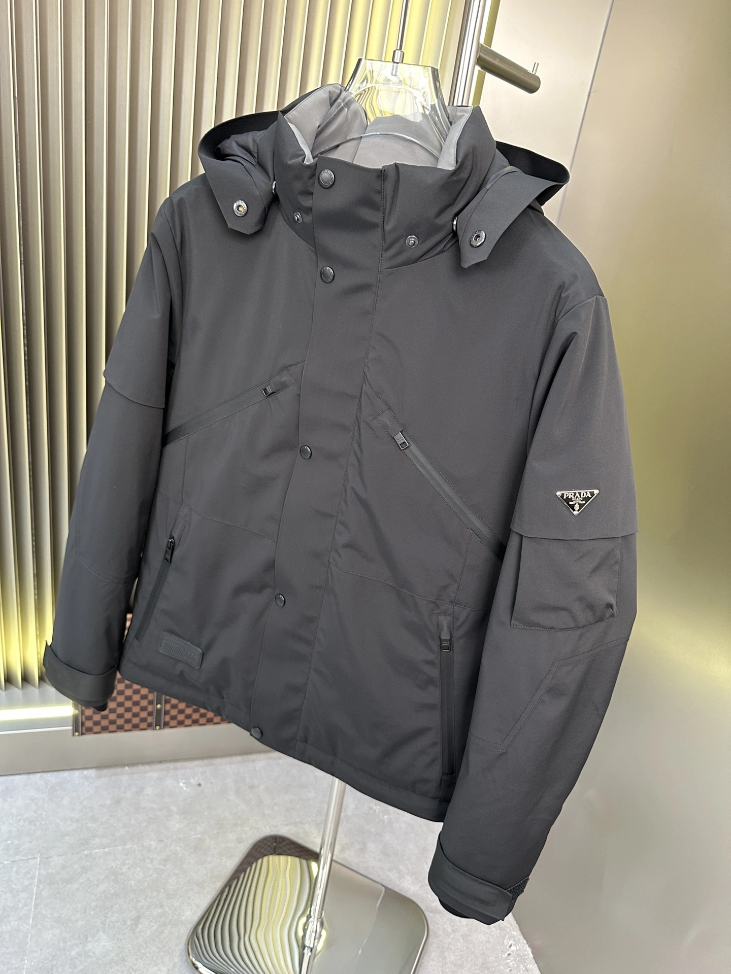 Minimalist Prada Down Jackets 172778