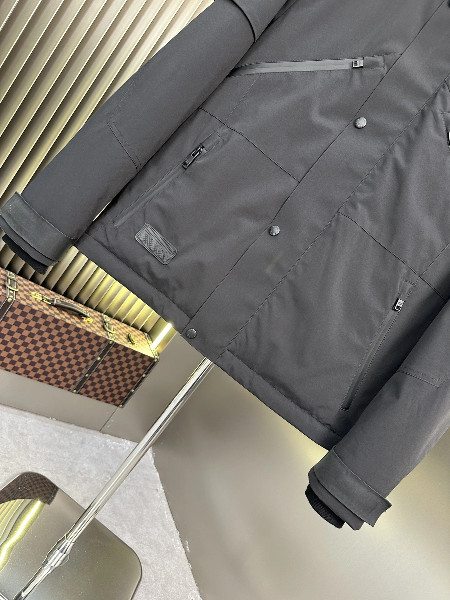 Minimalist Prada Down Jackets 172778