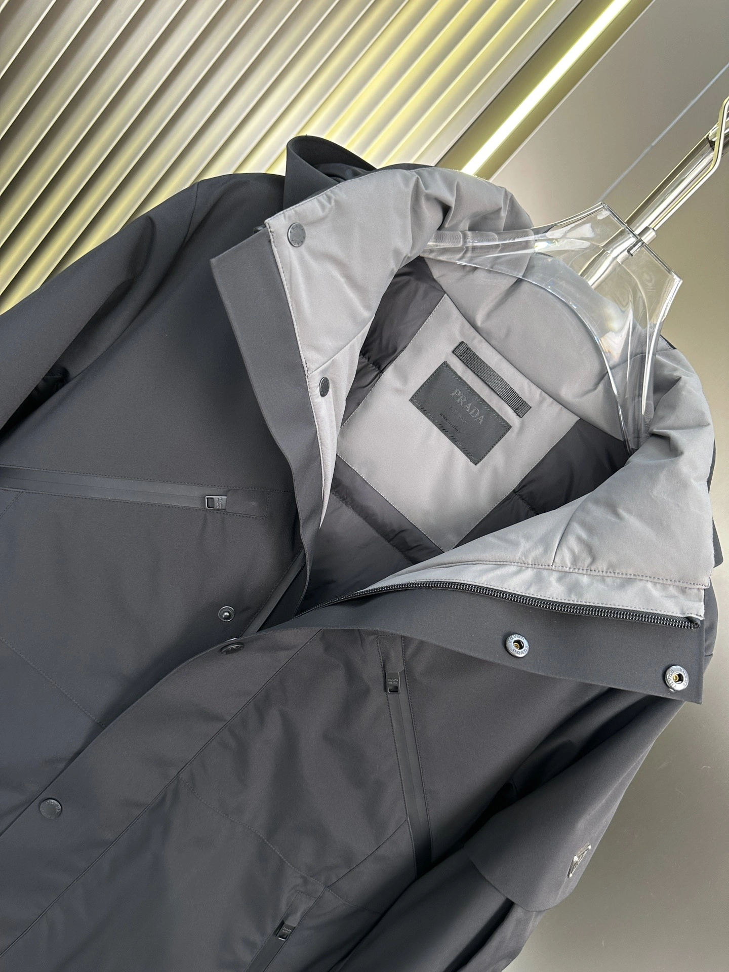 Minimalist Prada Down Jackets 172778