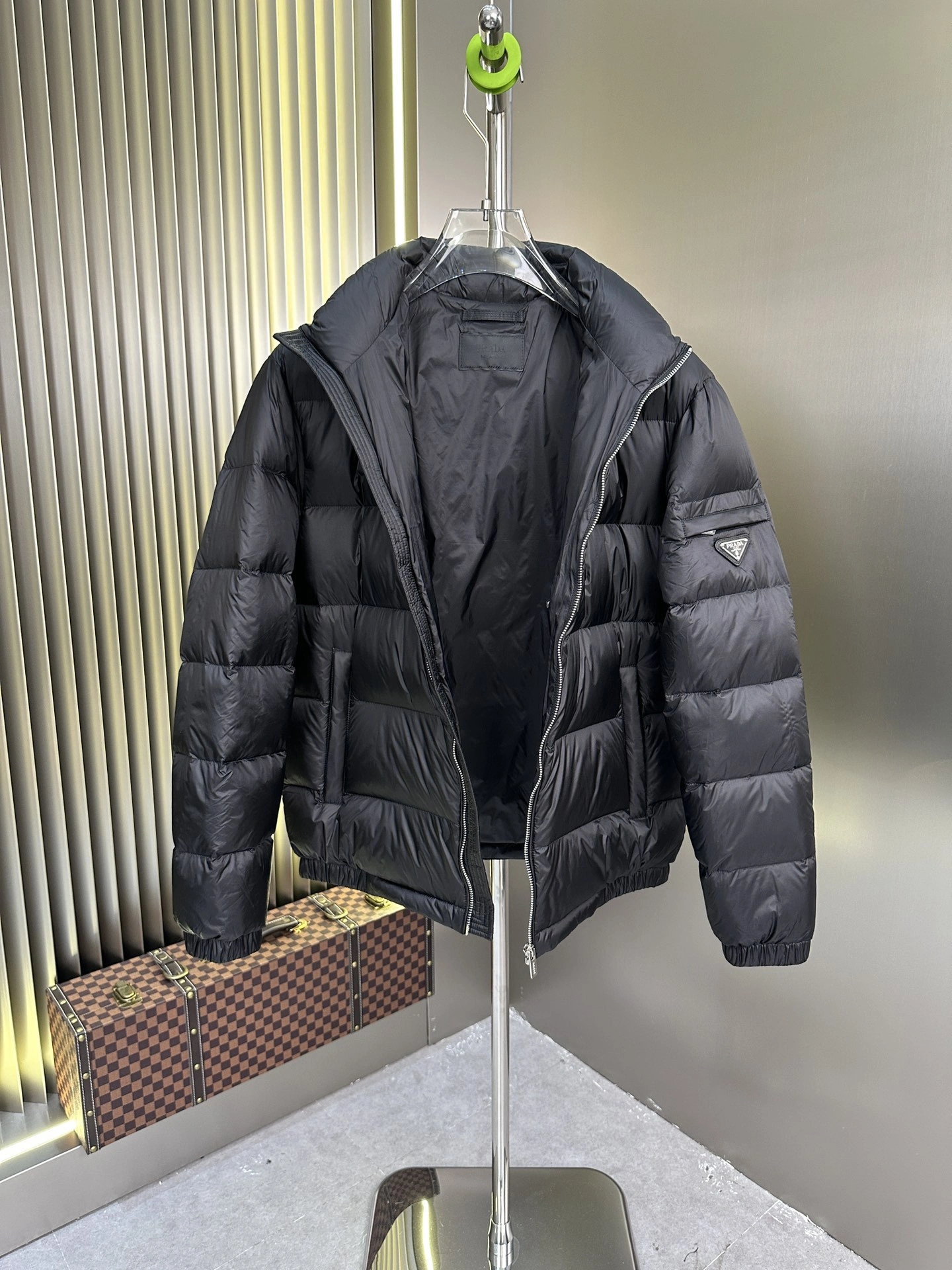 Prada Down Jackets Bold 172833