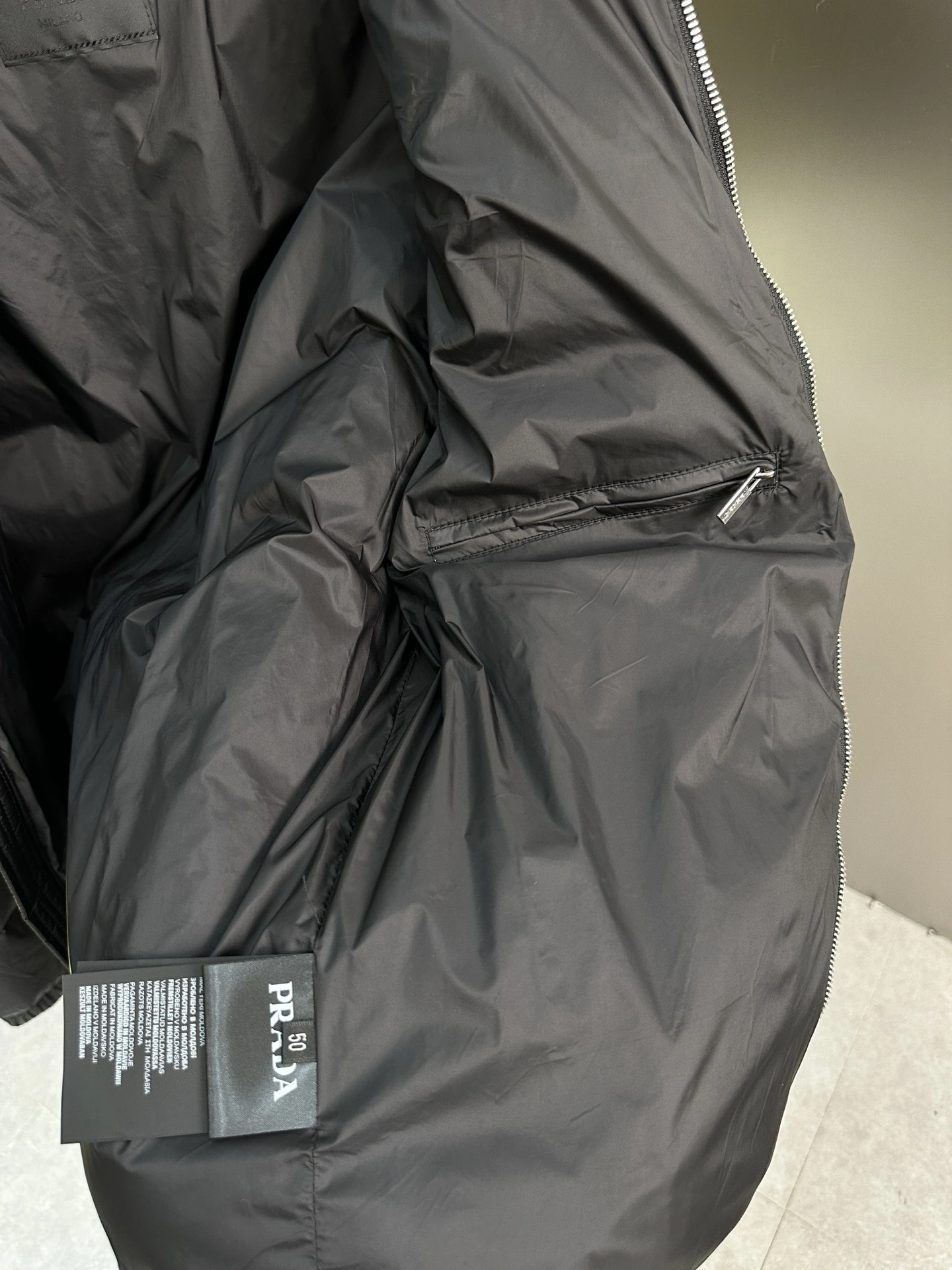 Prada Down Jackets Bold 172833